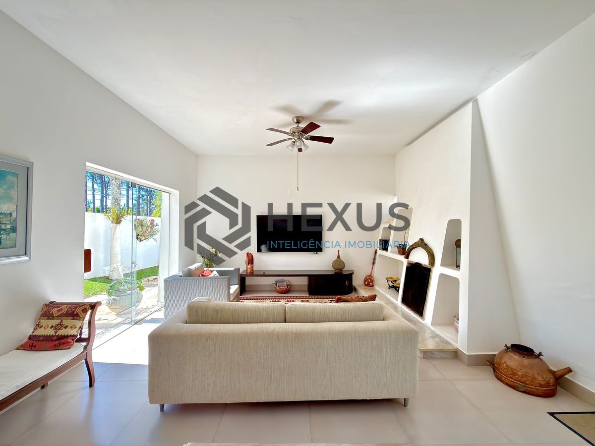 Foto 5 de Casa de alto padrão com piscina e área gourmet no Jardim Acapulco, Guarujá