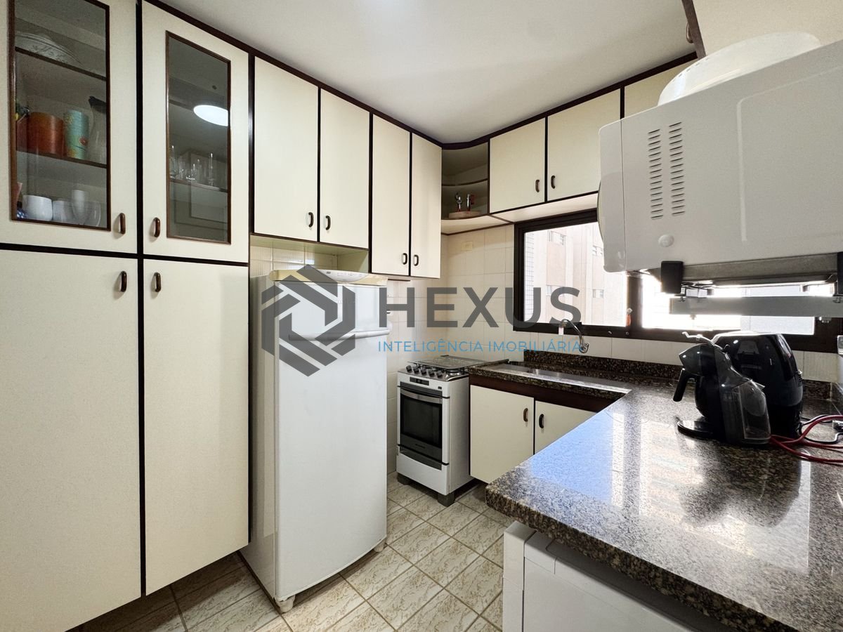 Foto 27 de Apartamento com varanda e lazer a 1 quadra da praia no Jardim Astúrias, Guarujá
