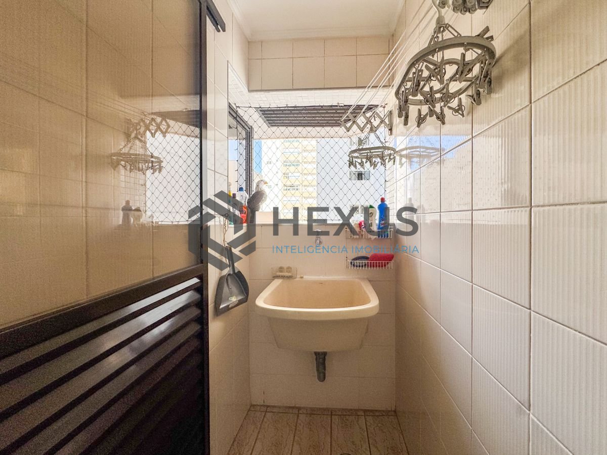 Foto 31 de Apartamento com varanda e lazer a 1 quadra da praia no Jardim Astúrias, Guarujá