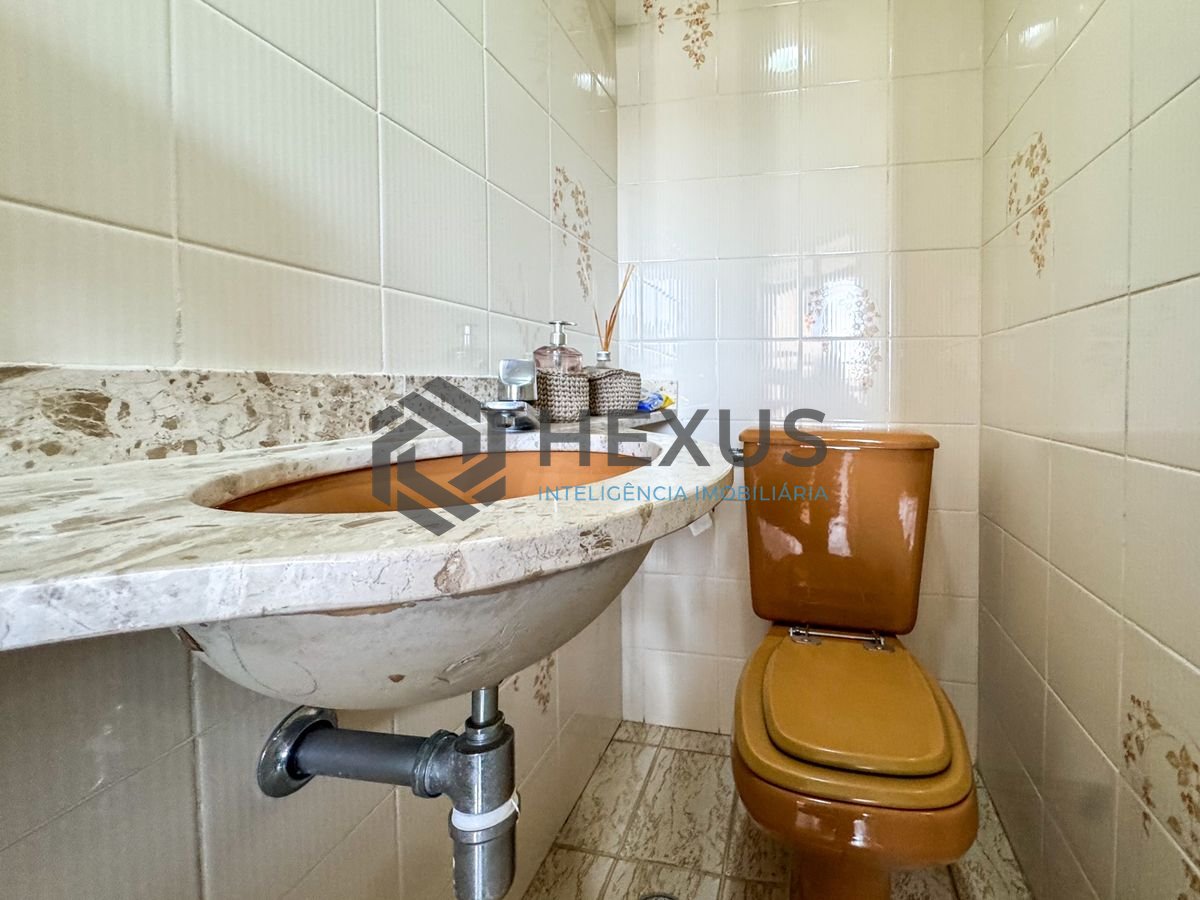 Foto 10 de Apartamento com varanda e lazer a 1 quadra da praia no Jardim Astúrias, Guarujá