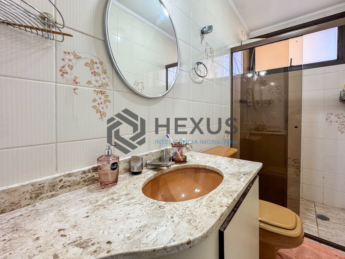 Foto 19 de Apartamento com varanda e lazer a 1 quadra da praia no Jardim Astúrias, Guarujá