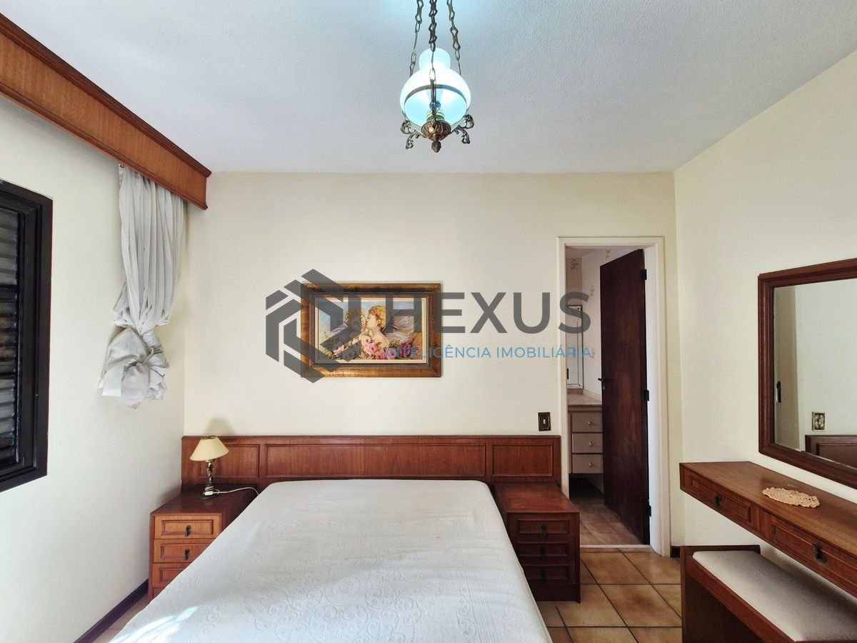 Foto 12 de Apartamento com varanda e lazer a 200m da praia nas Pitangueiras, Guarujá