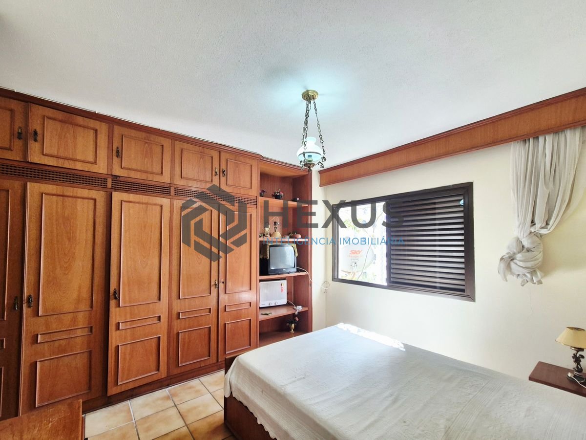 Foto 14 de Apartamento com varanda e lazer a 200m da praia nas Pitangueiras, Guarujá