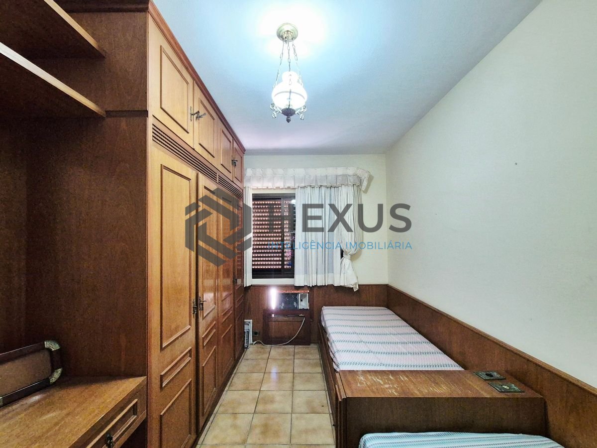 Foto 22 de Apartamento com varanda e lazer a 200m da praia nas Pitangueiras, Guarujá