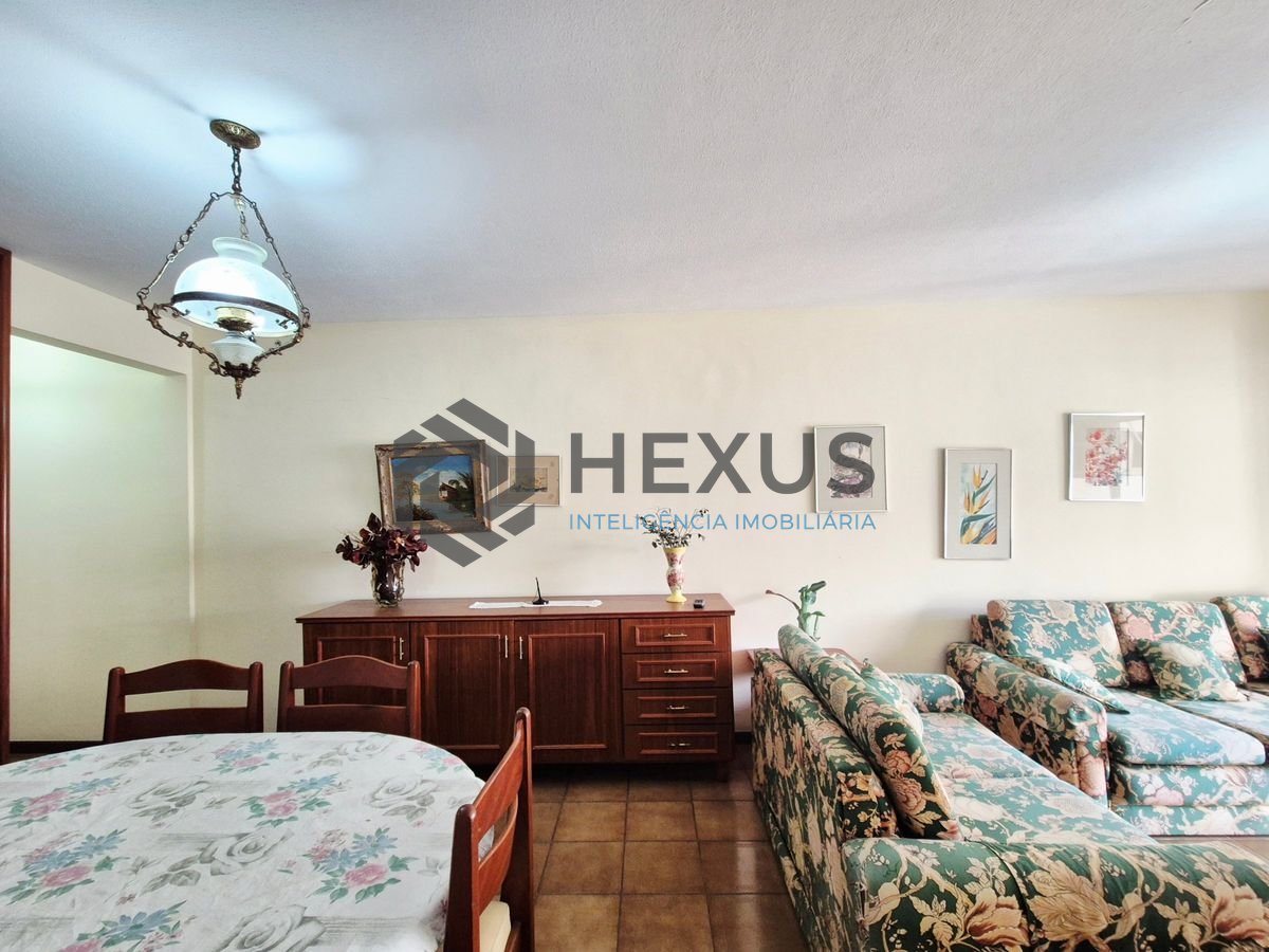 Foto 11 de Apartamento com varanda e lazer a 200m da praia nas Pitangueiras, Guarujá