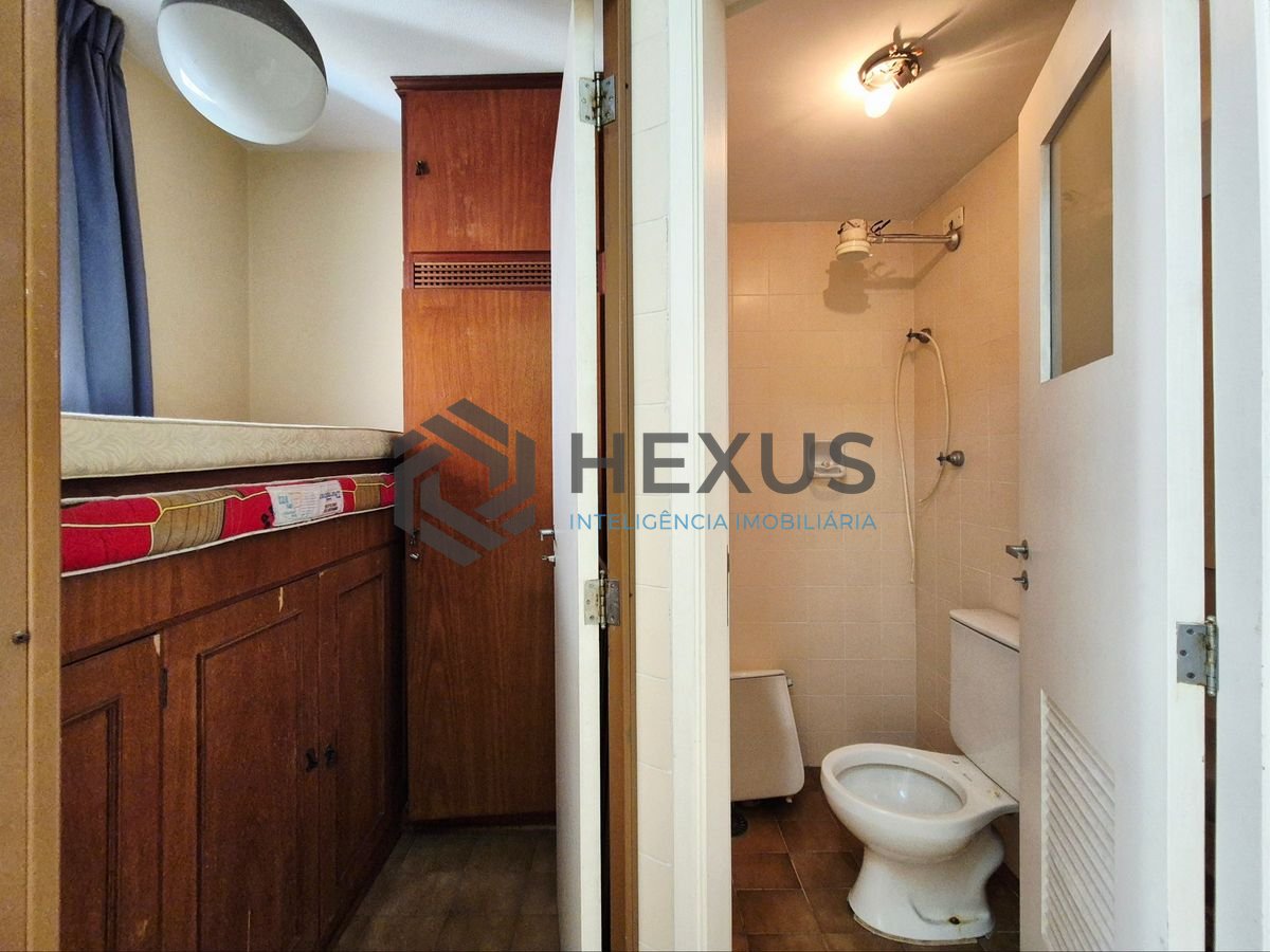 Foto 27 de Apartamento com varanda e lazer a 200m da praia nas Pitangueiras, Guarujá