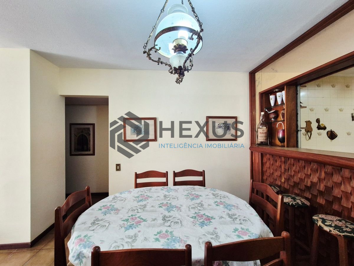 Foto 9 de Apartamento com varanda e lazer a 200m da praia nas Pitangueiras, Guarujá