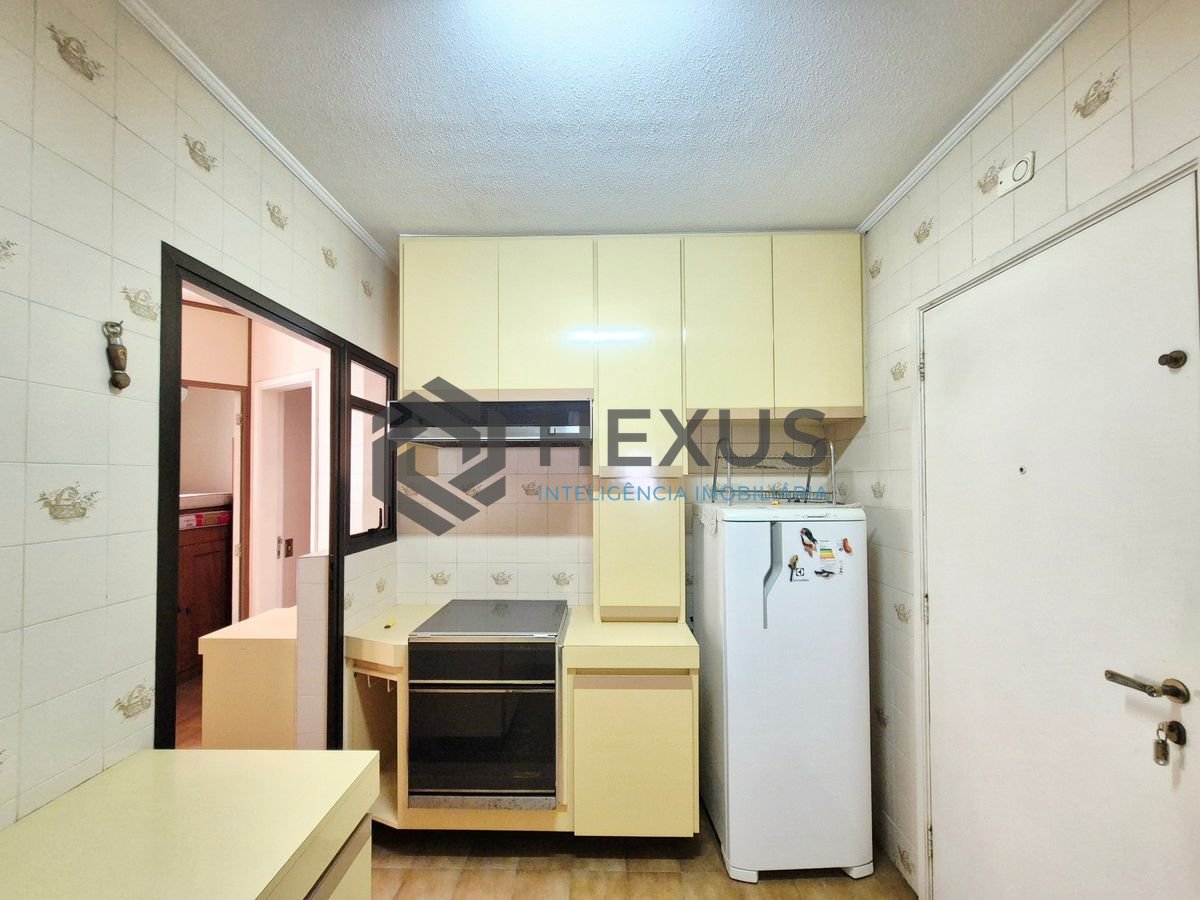 Foto 25 de Apartamento com varanda e lazer a 200m da praia nas Pitangueiras, Guarujá