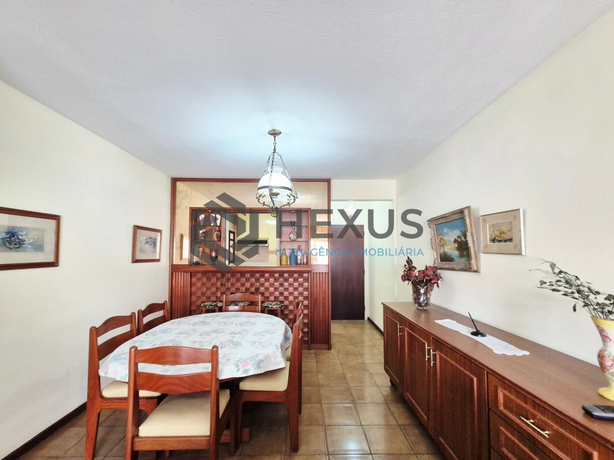 Foto 8 de Apartamento com varanda e lazer a 200m da praia nas Pitangueiras, Guarujá