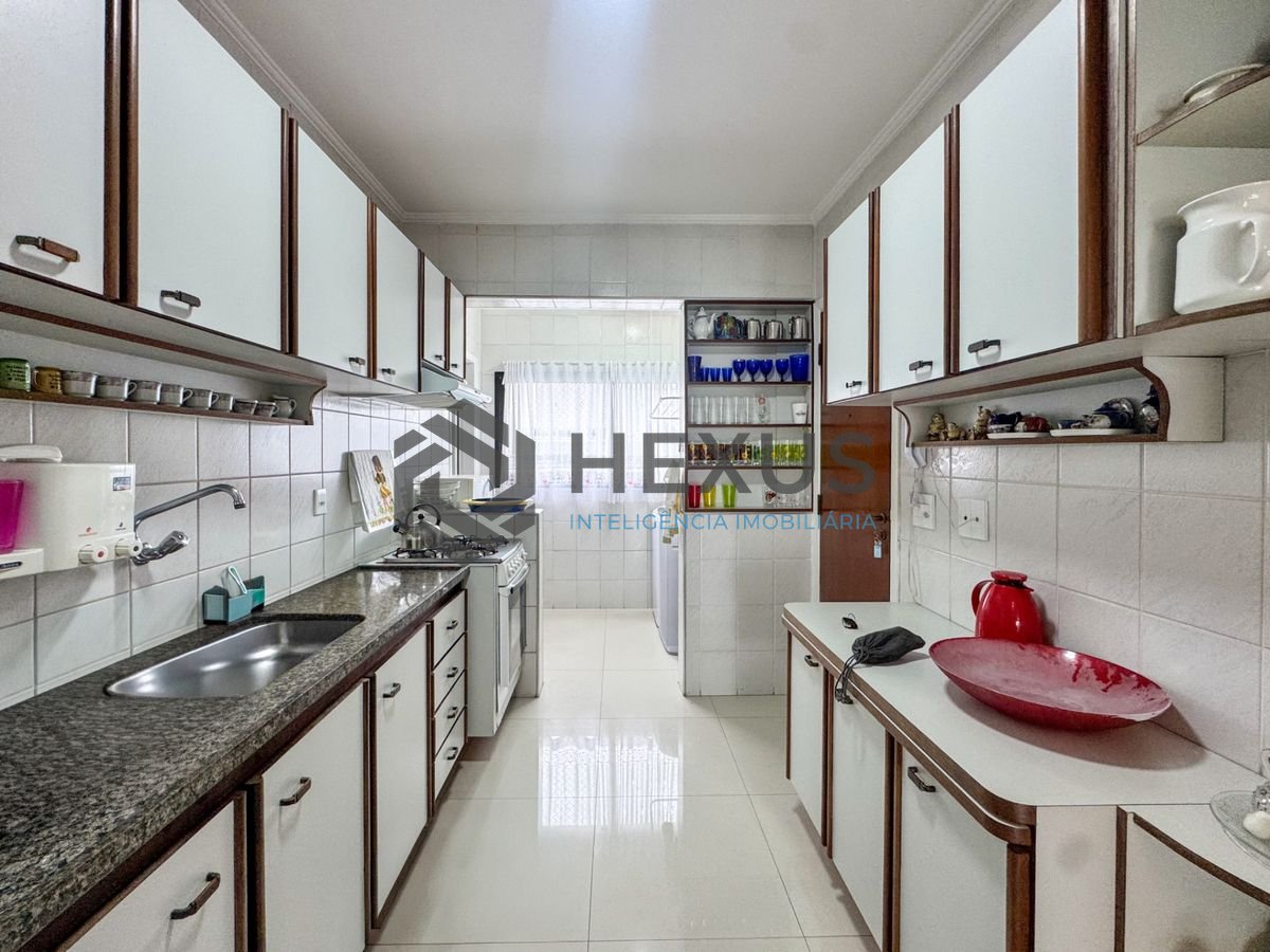 Foto 23 de Apartamento reformado com varanda e lazer no Jardim Astúrias, Guarujá