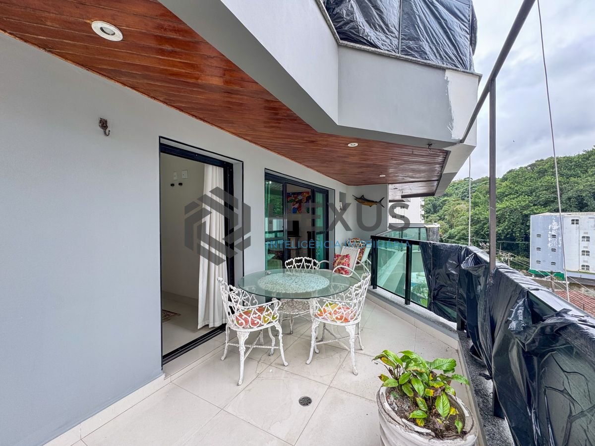 Foto 3 de Apartamento reformado com varanda e lazer no Jardim Astúrias, Guarujá
