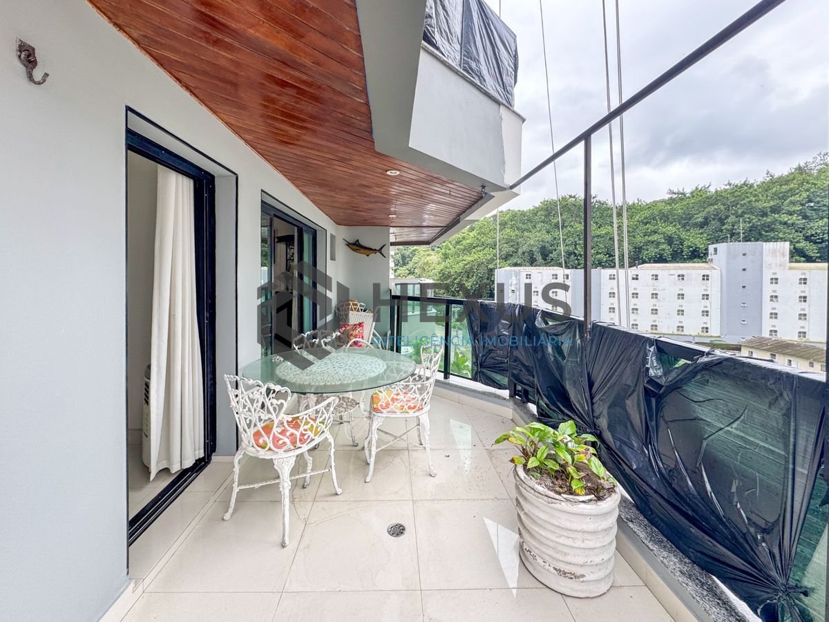 Foto 10 de Apartamento reformado com varanda e lazer no Jardim Astúrias, Guarujá