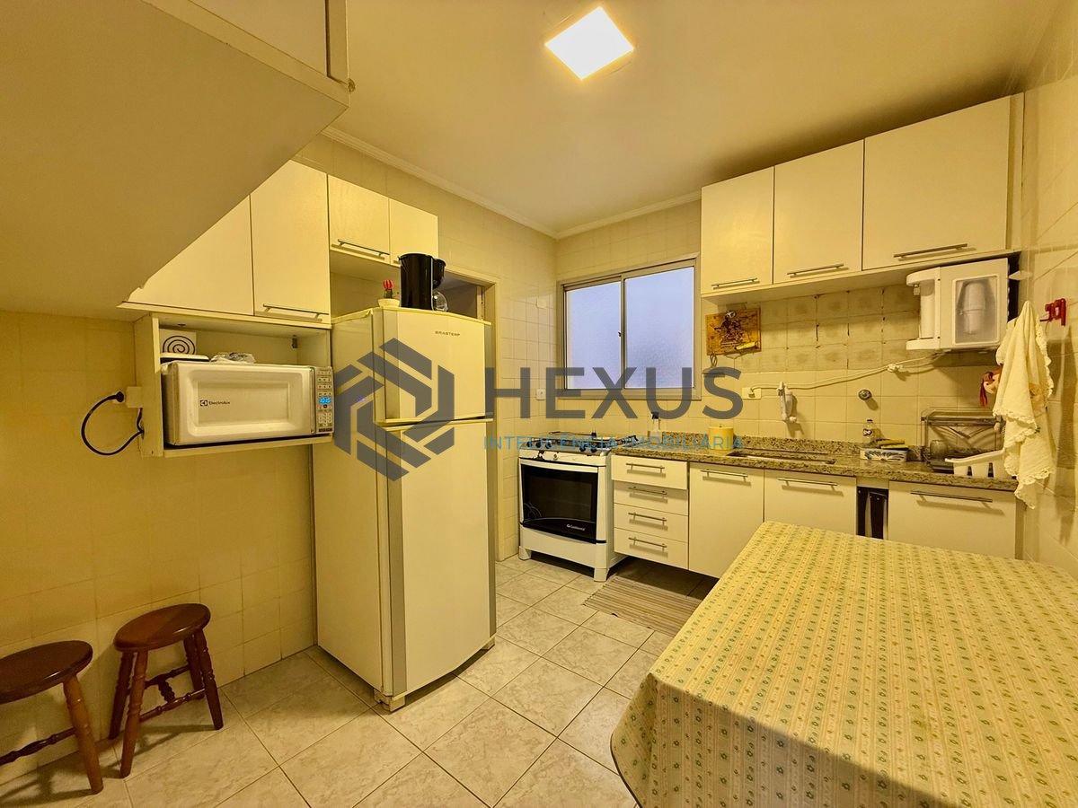 Foto 18 de Apartamento com varanda e lazer a 200m da praia na região do Acqua Mundo na Enseada, Guarujá