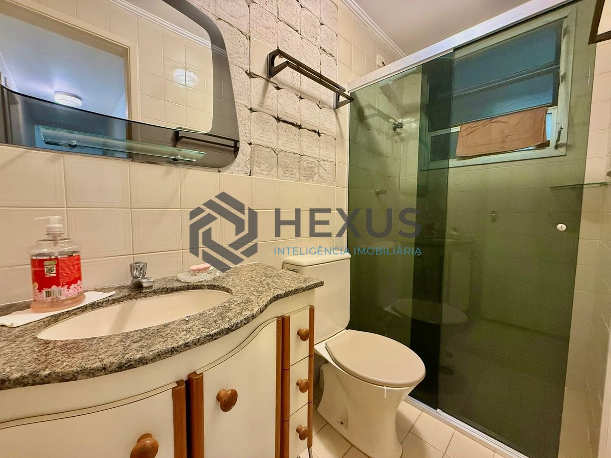 Foto 16 de Apartamento com varanda e lazer a 200m da praia na região do Acqua Mundo na Enseada, Guarujá