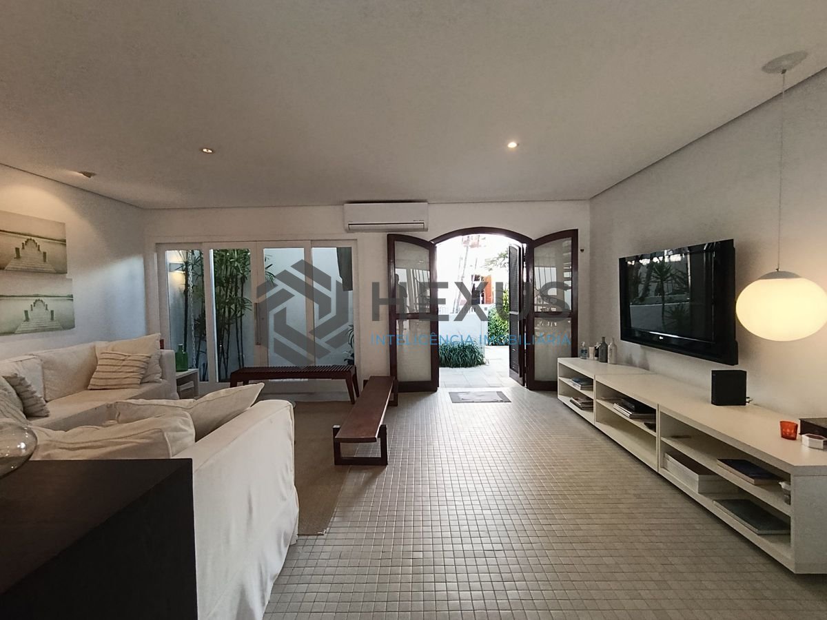 Foto 5 de Apartamento reformado frente mar com varanda e lazer na região do Tortugas na Enseada, Guarujá