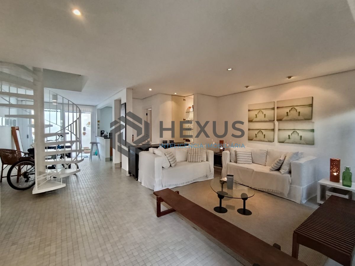 Foto 4 de Apartamento reformado frente mar com varanda e lazer na região do Tortugas na Enseada, Guarujá