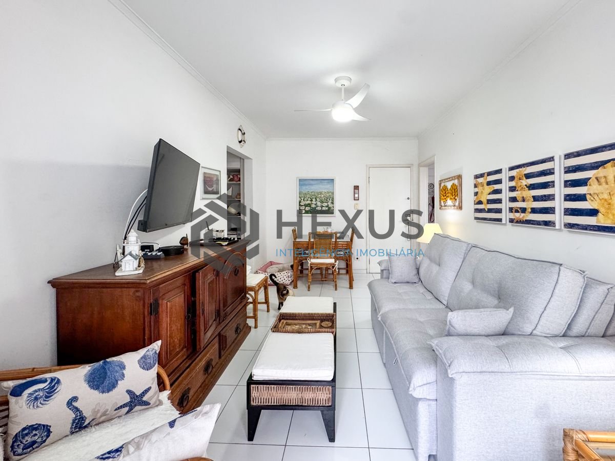 Foto 3 de Apartamento reformado com varanda e lazer a 300m da praia na região da Barra Funda nas Pitangueiras, Guarujá