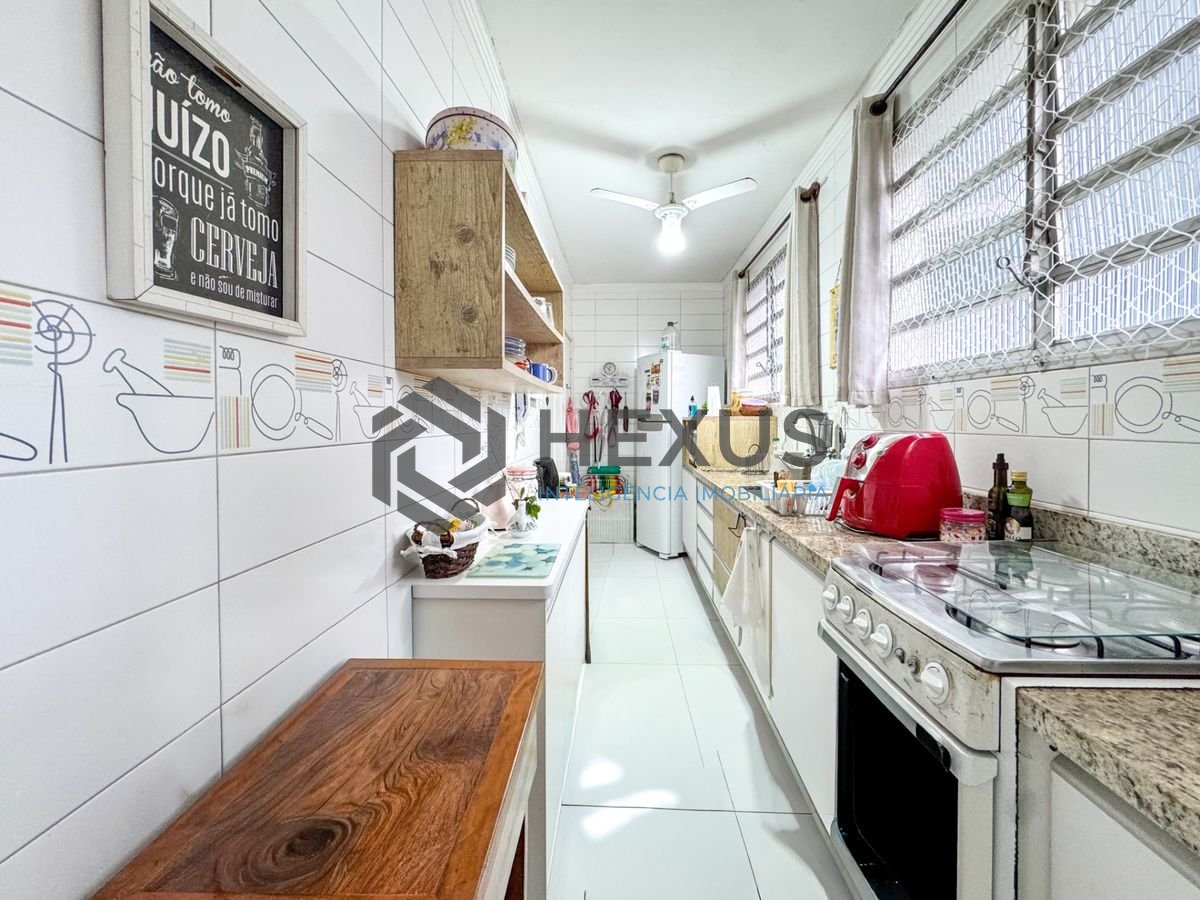 Foto 19 de Apartamento reformado com varanda e lazer a 300m da praia na região da Barra Funda nas Pitangueiras, Guarujá