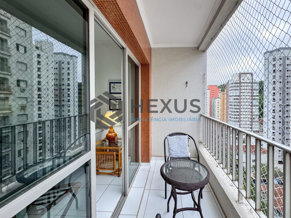 Foto 9 de Apartamento reformado com varanda e lazer a 300m da praia na região da Barra Funda nas Pitangueiras, Guarujá