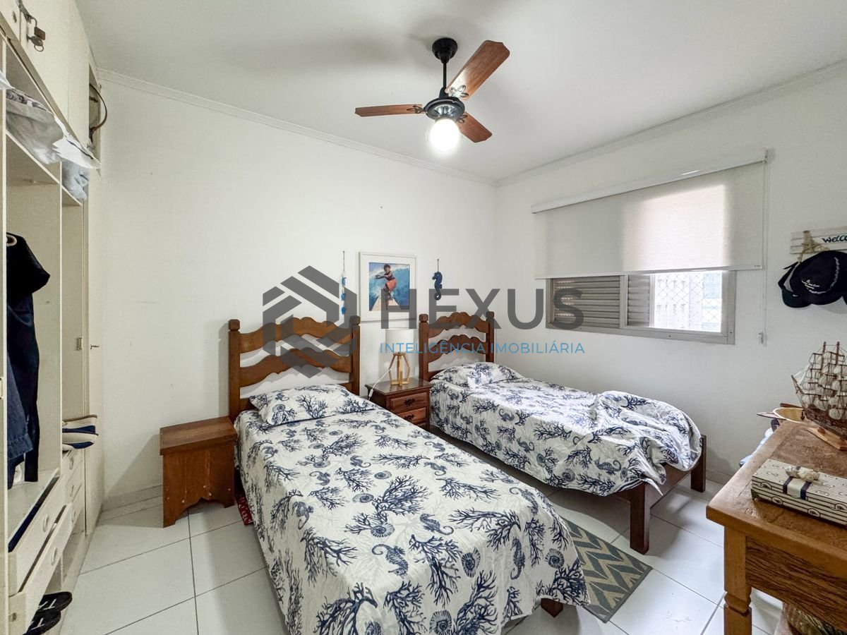 Foto 11 de Apartamento reformado com varanda e lazer a 300m da praia na região da Barra Funda nas Pitangueiras, Guarujá