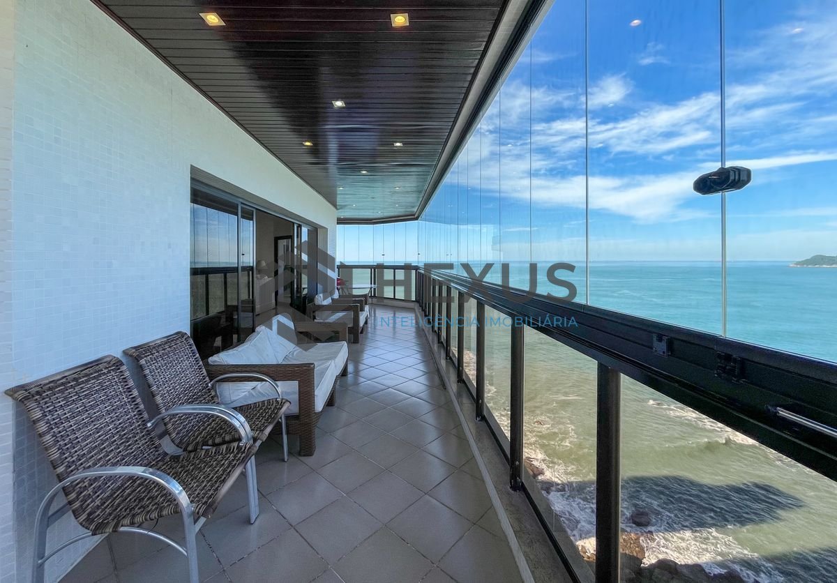 Foto 15 de Apartamento frente mar com varanda e lazer na região do Canto das Galhetas no Jardim Astúrias, Guarujá