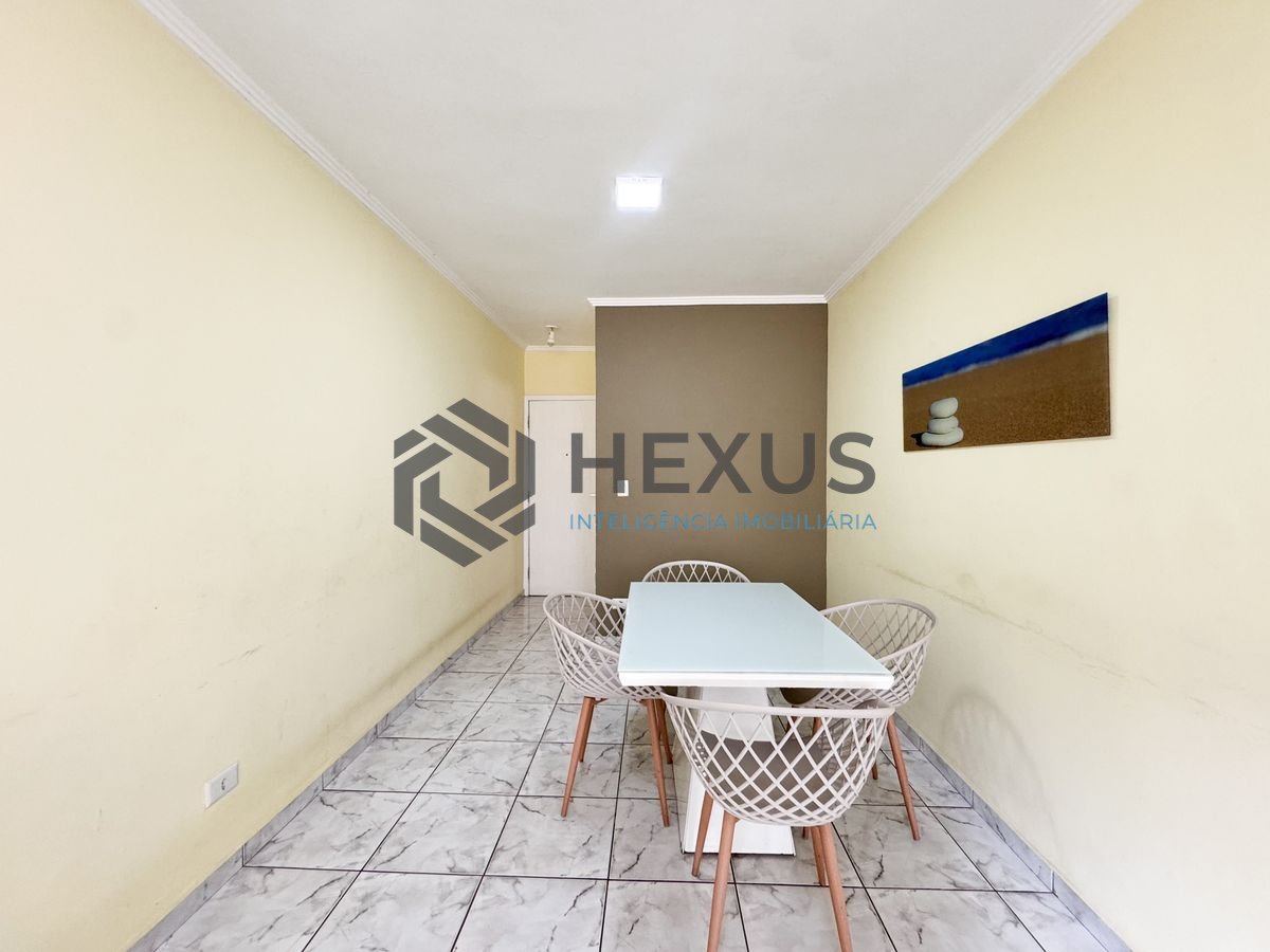 Foto 2 de Apartamento reformado e lazer a 250m da praia nas Pitangueiras, Guarujá