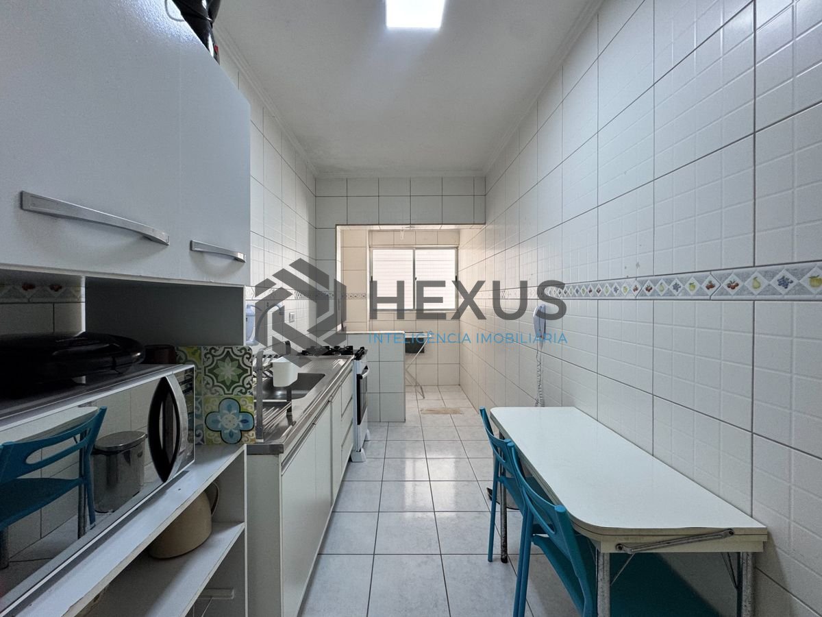 Foto 15 de Apartamento reformado e lazer a 250m da praia nas Pitangueiras, Guarujá