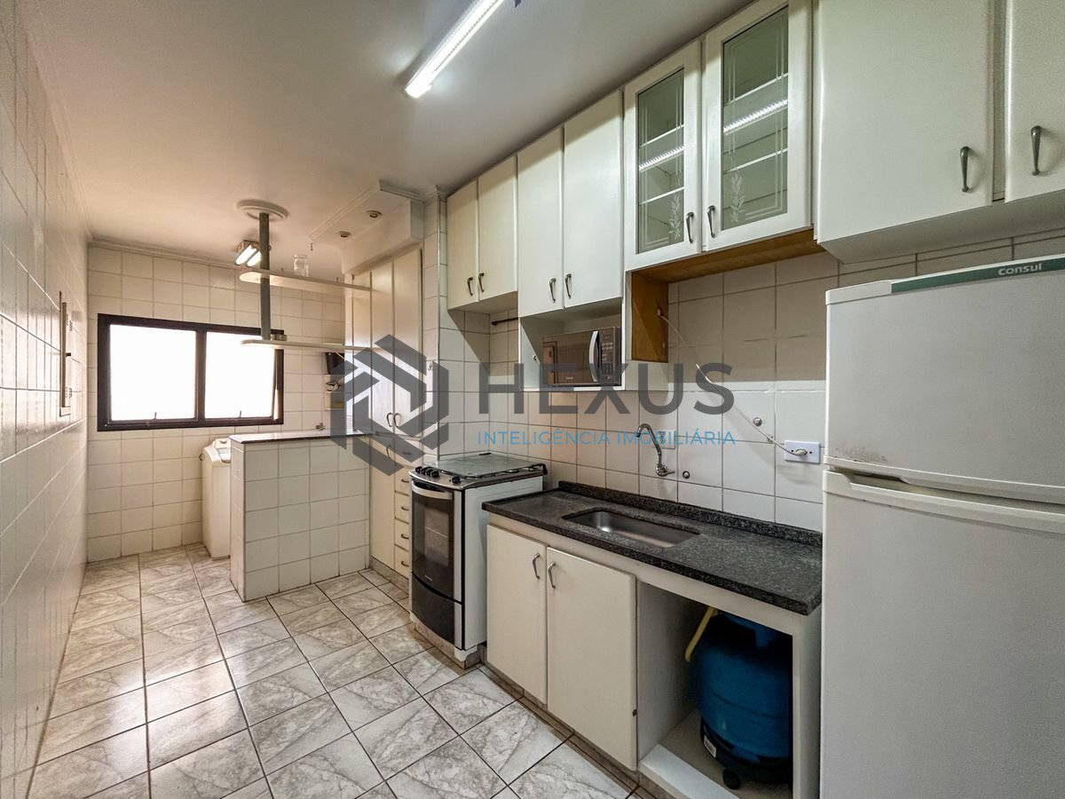 Foto 18 de Apartamento com varanda e lazer a 450m da praia na região do Unaerp na Enseada, Guarujá