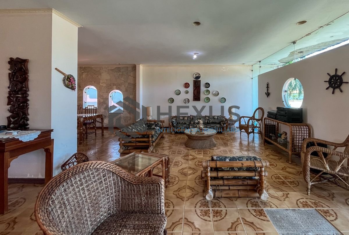 Foto 15 de Casa ampla 100 mts da praia, na Praia da Enseada à venda, Guarujá, SP