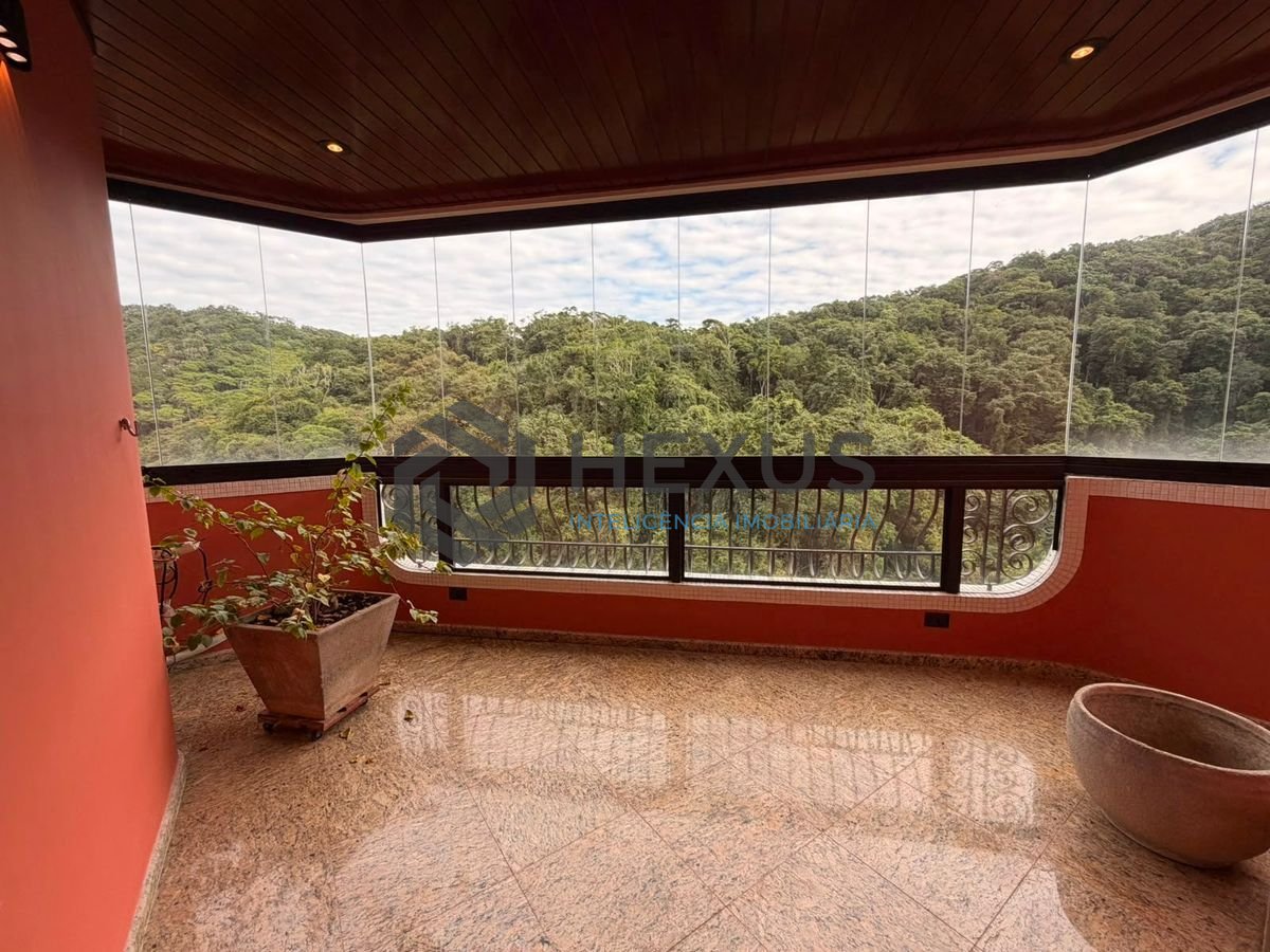Foto 23 de Apartamento reformado com varanda e lazer a 400m da praia na região da Barra Funda nas Pitangueiras, Guarujá