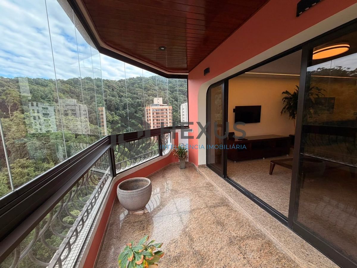 Foto 6 de Apartamento reformado com varanda e lazer a 400m da praia na região da Barra Funda nas Pitangueiras, Guarujá