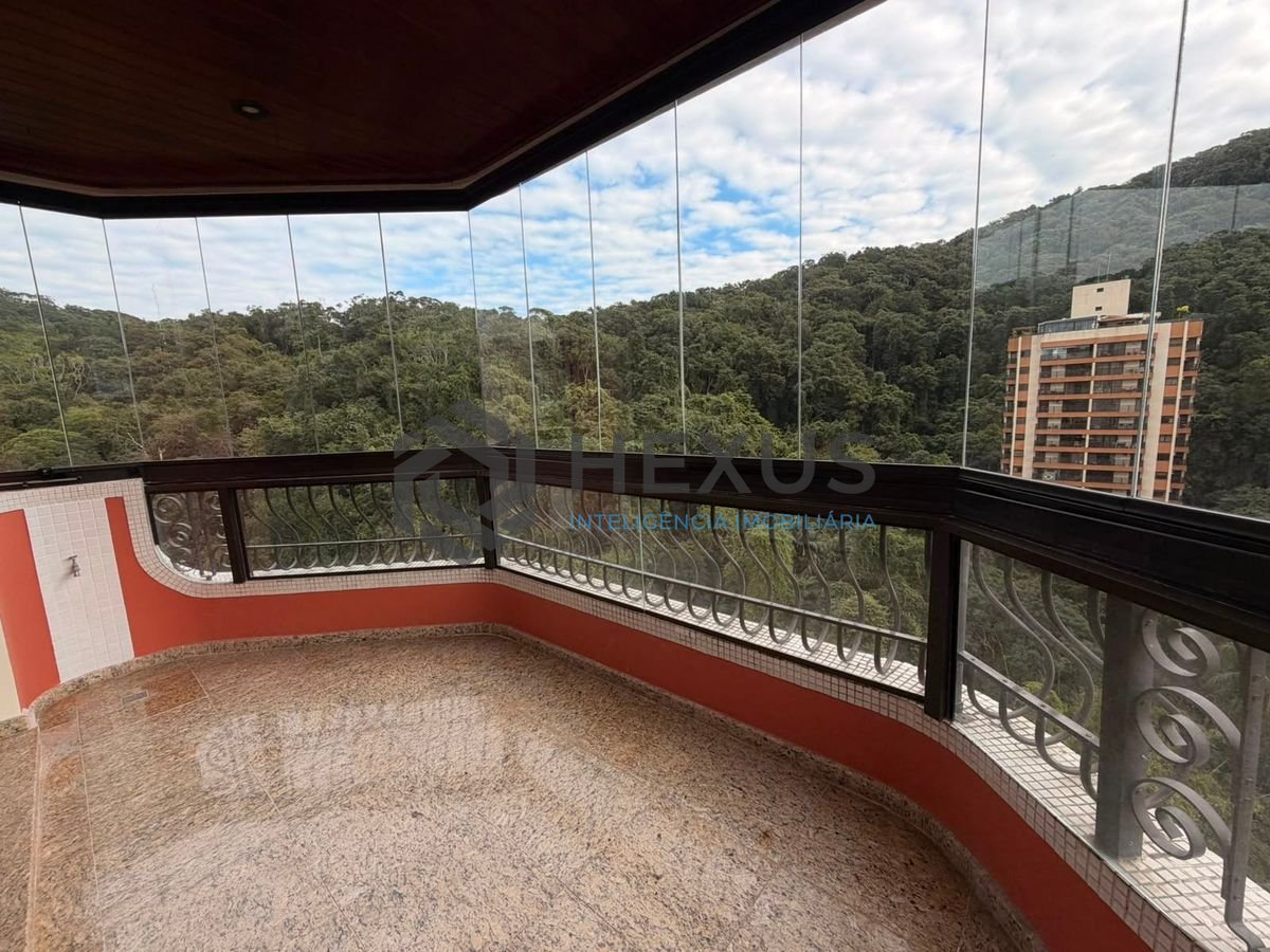 Foto 15 de Apartamento reformado com varanda e lazer a 400m da praia na região da Barra Funda nas Pitangueiras, Guarujá