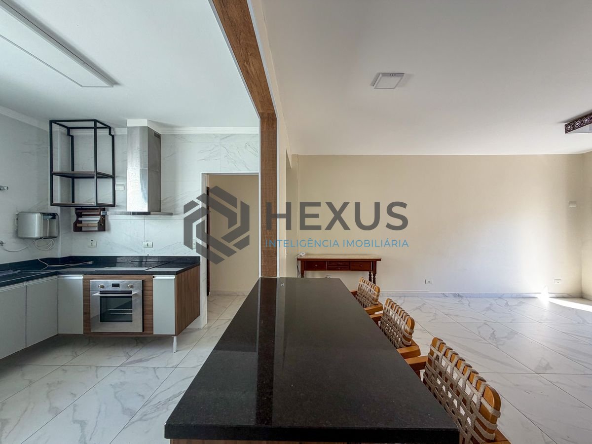 Foto 17 de Apartamento reformado com varanda a 150m da praia na região do Jardim Praiano na Enseada, Guarujá