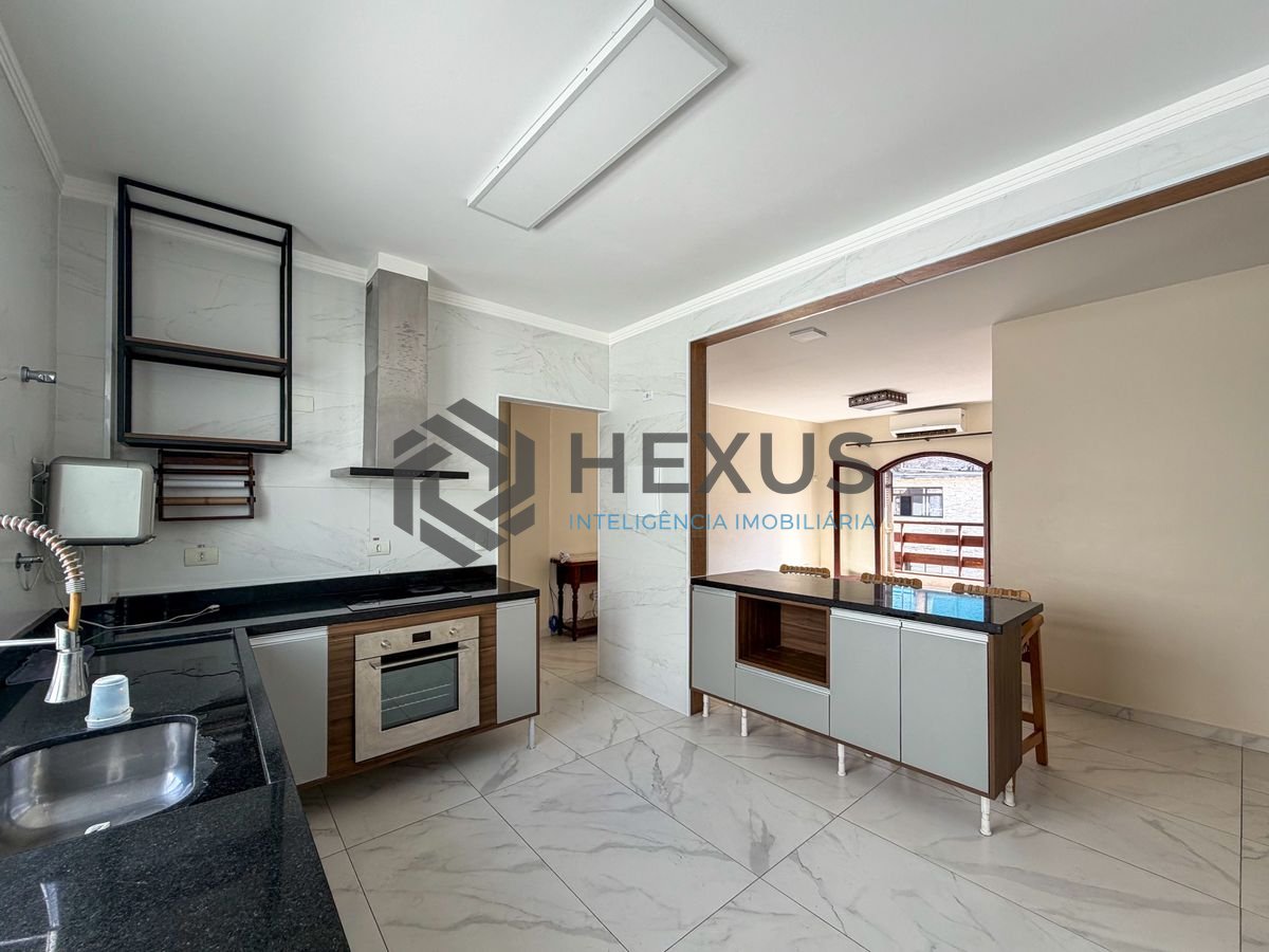 Foto 19 de Apartamento reformado com varanda a 150m da praia na região do Jardim Praiano na Enseada, Guarujá