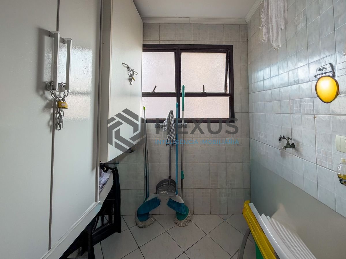 Foto 21 de Apartamento com varanda e lazer a 400m da praia no Jardim Astúrias, Guarujá
