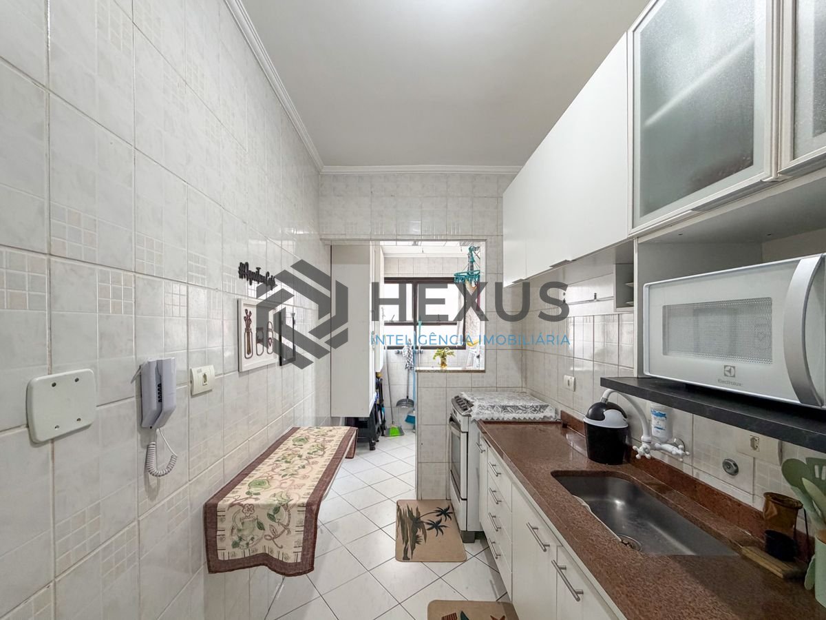 Foto 18 de Apartamento com varanda e lazer a 400m da praia no Jardim Astúrias, Guarujá