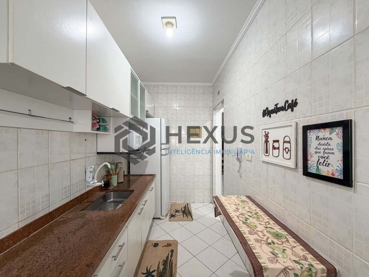 Foto 19 de Apartamento com varanda e lazer a 400m da praia no Jardim Astúrias, Guarujá