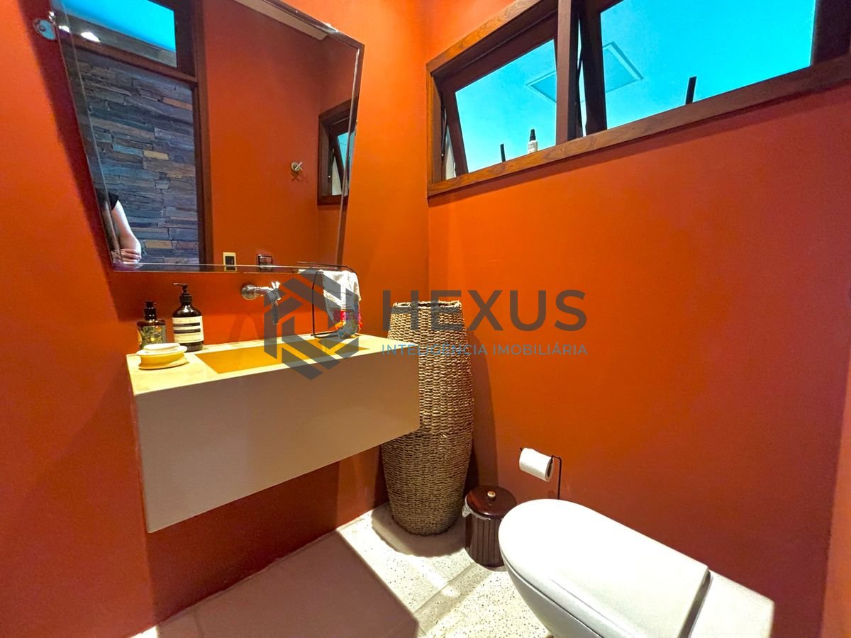 Foto 72 de Casa reformada com piscina e área gourmet no Jardim Acapulco, Guarujá