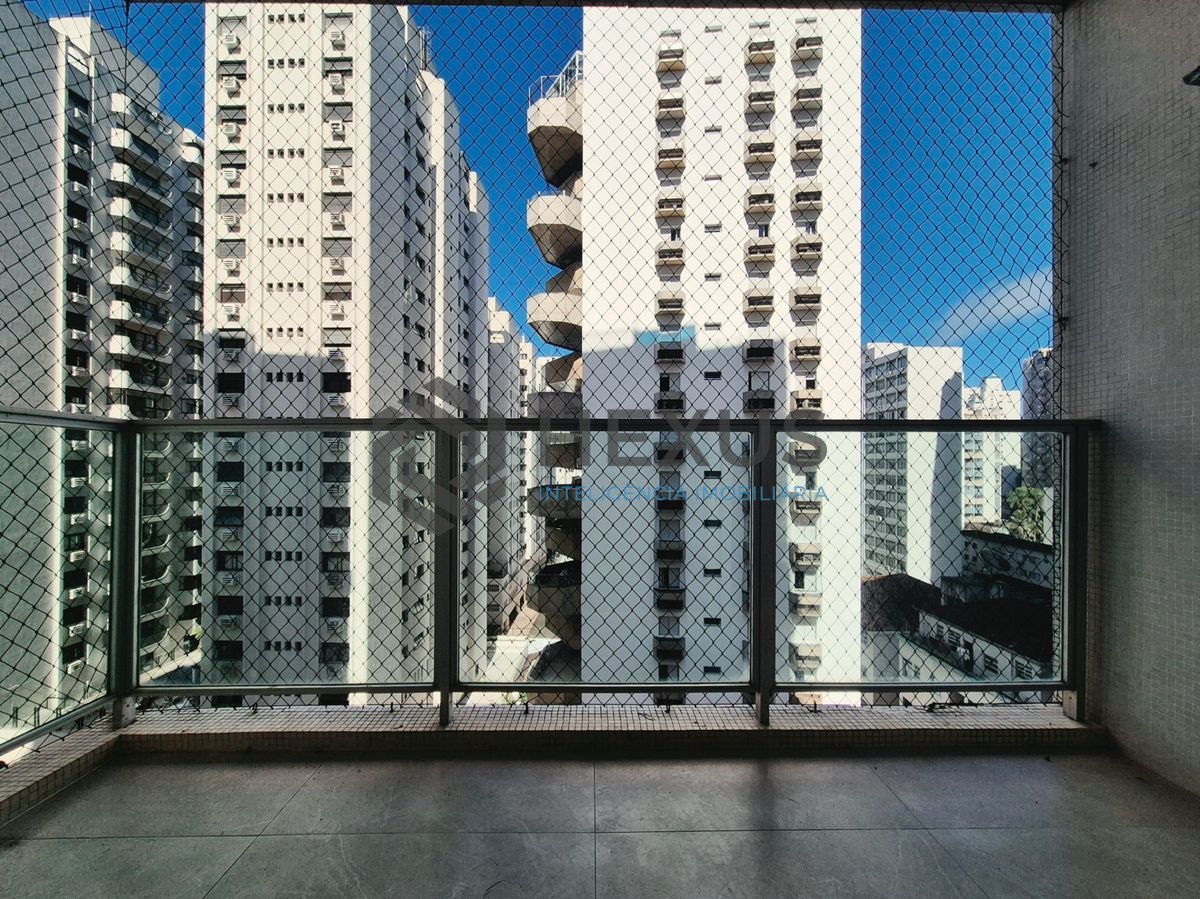 Foto 6 de Apartamento com varanda e lazer nas Pitangueiras, Guarujá
