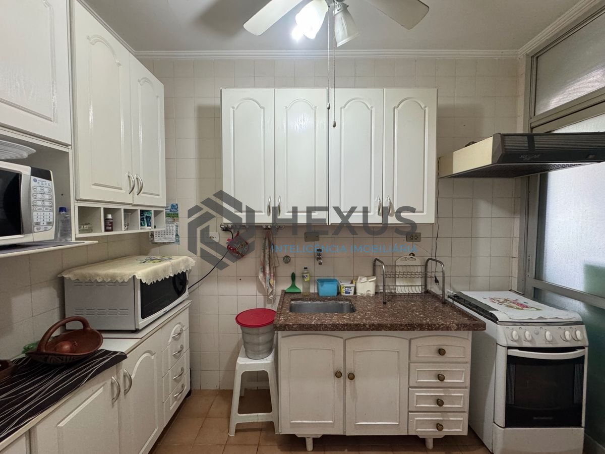 Foto 18 de Apartamento com varanda e lazer a 250m da praia na região do Tortugas na Enseada, Guarujá
