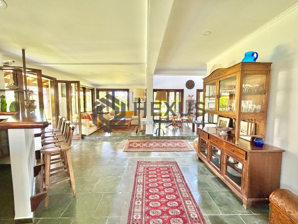 Foto 16 de Casa reformada com piscina e área gourmet no Jardim Acapulco, Guarujá