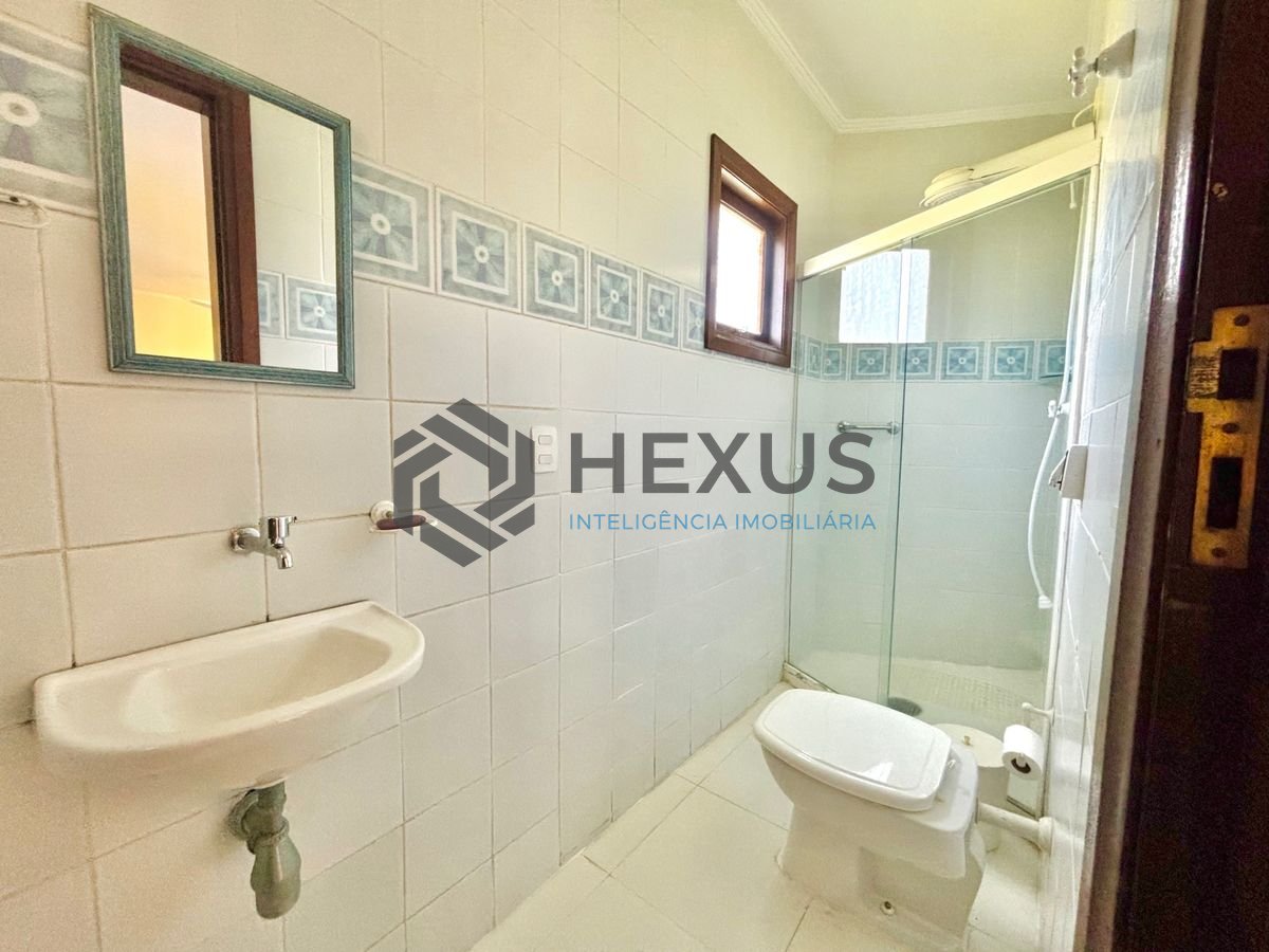 Foto 19 de Casa reformada com piscina e área gourmet no Jardim Acapulco, Guarujá