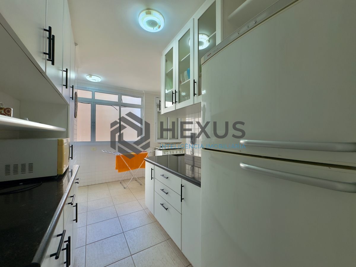 Foto 21 de Apartamento frente mar reformado com varanda vista mar no Jardim Astúrias, Guarujá