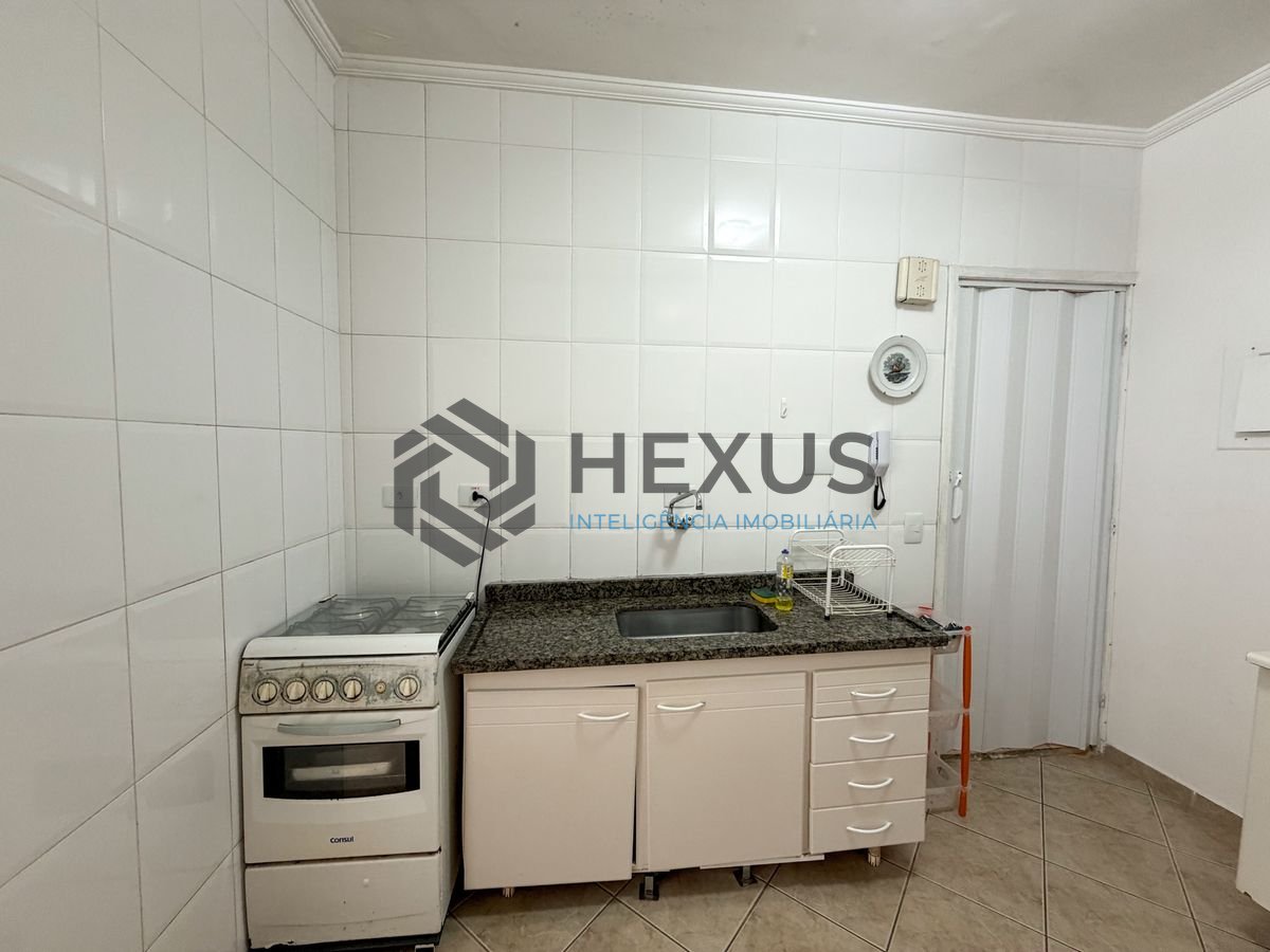 Foto 13 de Apartamento com varanda a 500m da praia na região da Vila Júlia na Enseada, Guarujá