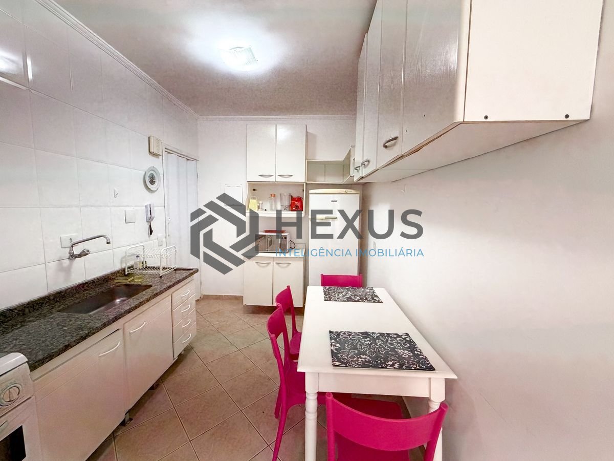 Foto 14 de Apartamento com varanda a 500m da praia na região da Vila Júlia na Enseada, Guarujá