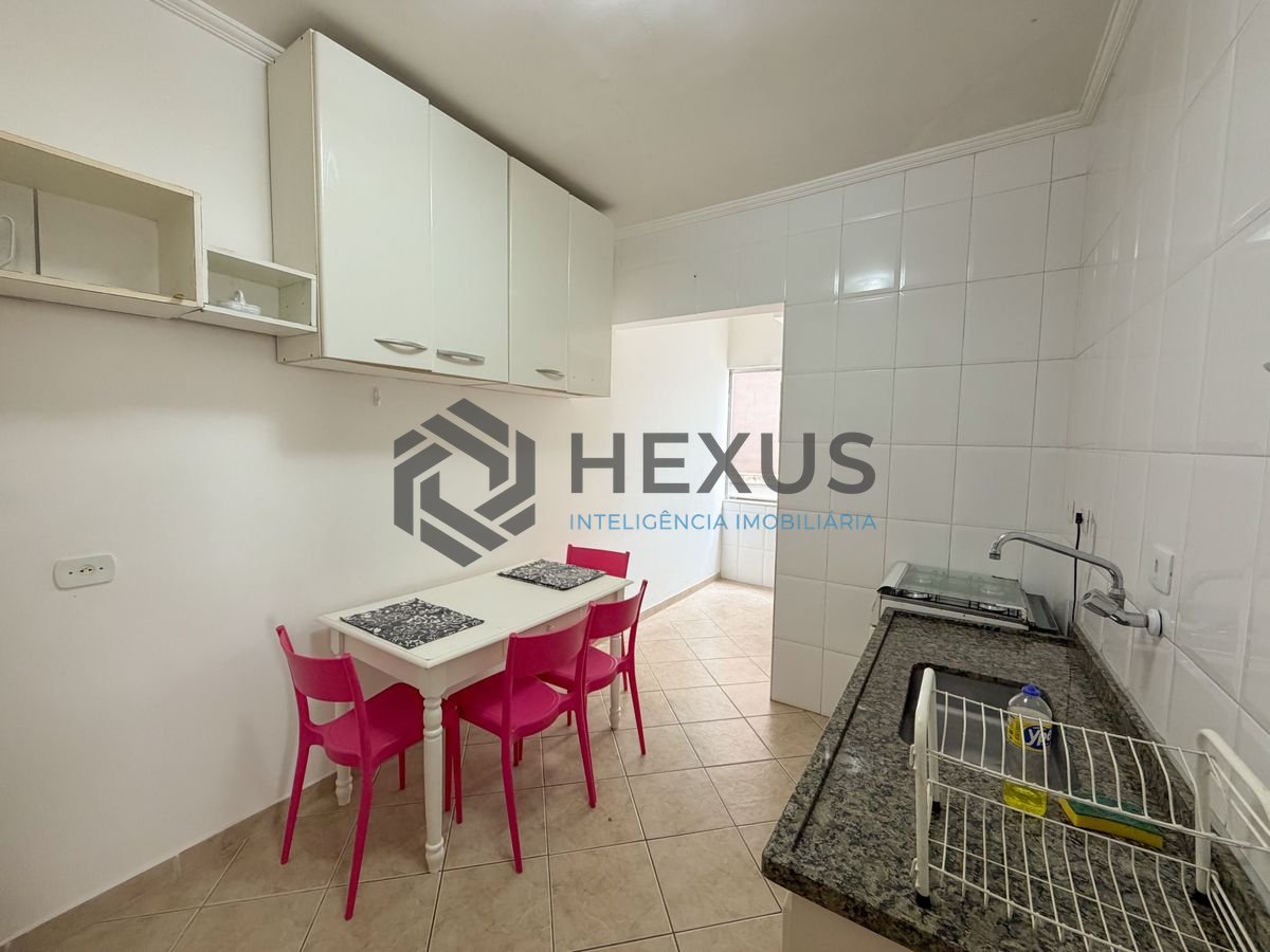 Foto 11 de Apartamento com varanda a 500m da praia na região da Vila Júlia na Enseada, Guarujá