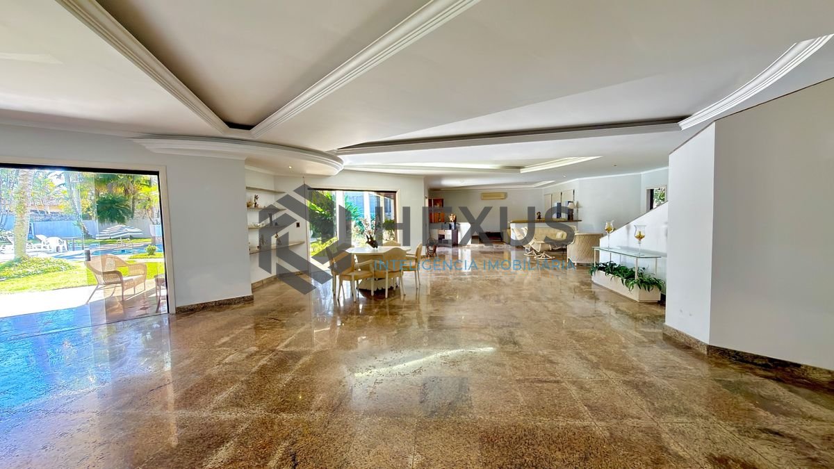 Foto 6 de Casa reformada com piscina e área gourmet no Jardim Acapulco, Guarujá