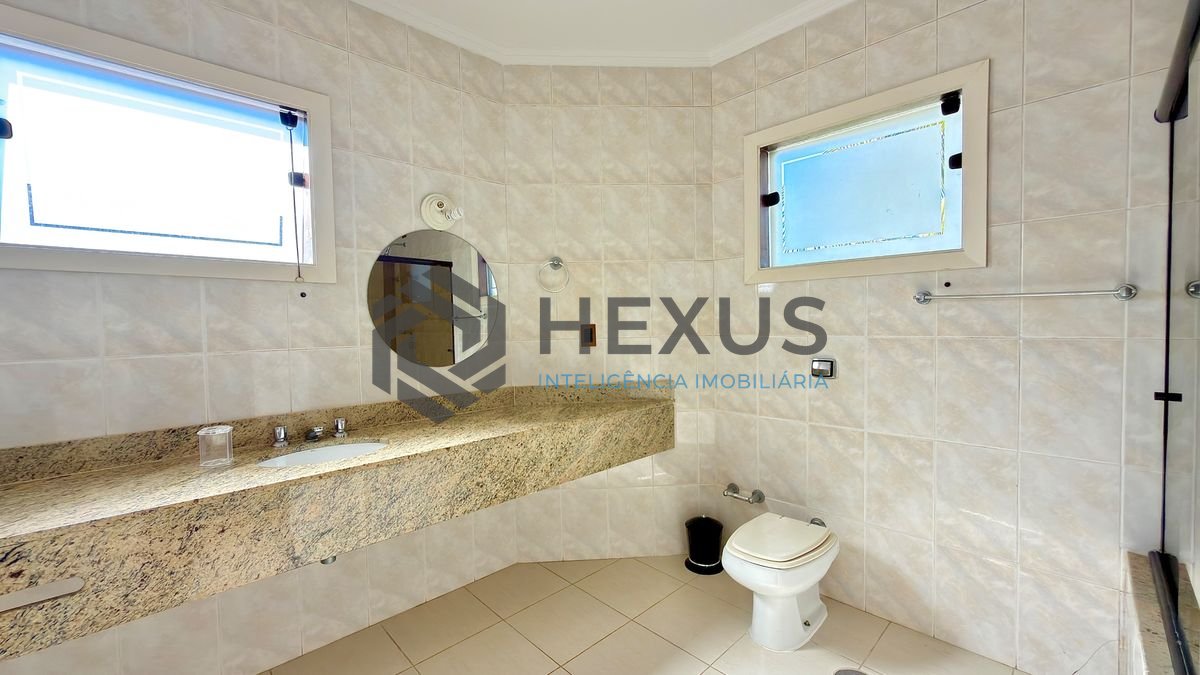 Foto 16 de Casa reformada com piscina e área gourmet no Jardim Acapulco, Guarujá