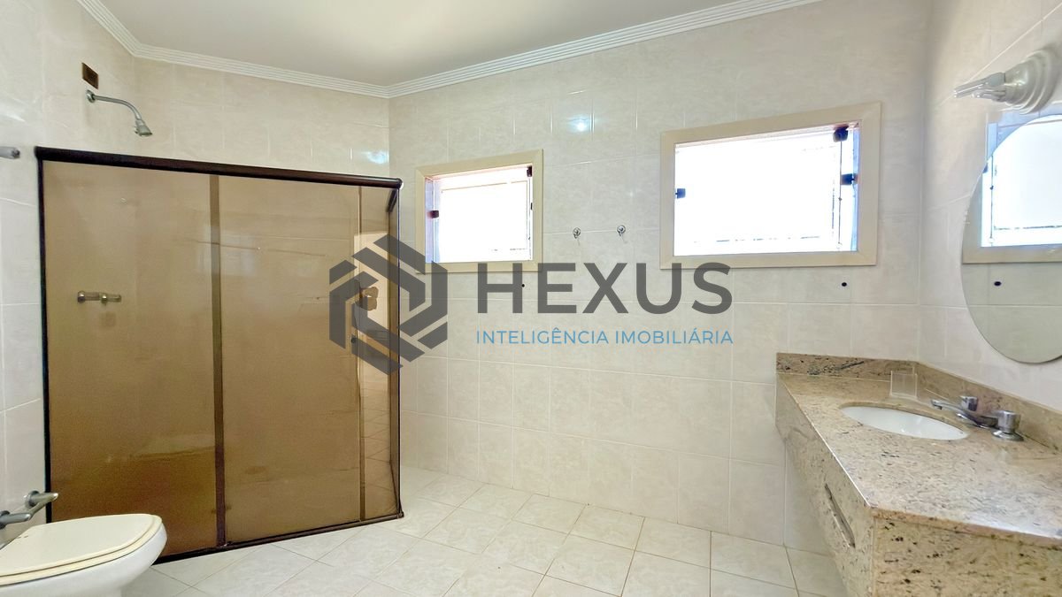Foto 27 de Casa reformada com piscina e área gourmet no Jardim Acapulco, Guarujá