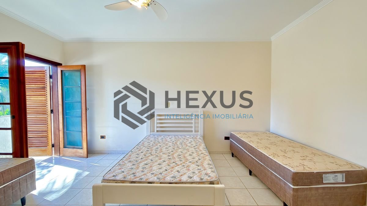 Foto 25 de Casa reformada com piscina e área gourmet no Jardim Acapulco, Guarujá